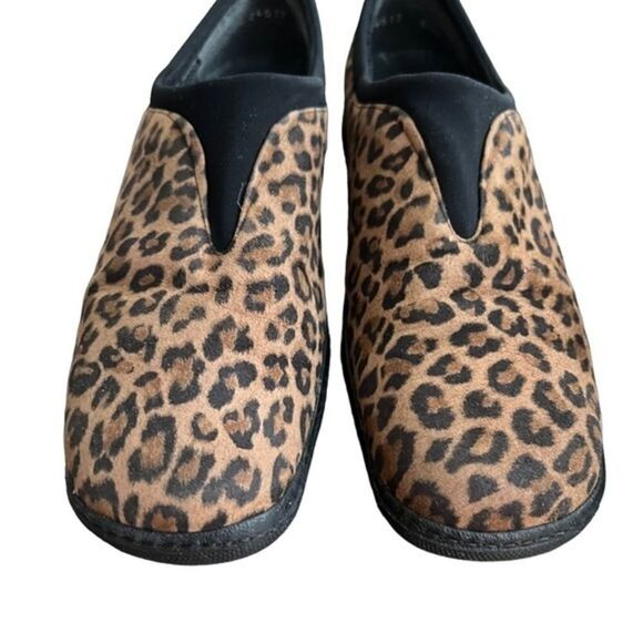 Stuart Weitzman cheetah print suede walking shoes size 8.5N - Picture 3 of 7